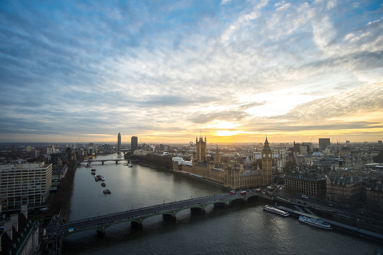 英国回中国最新规定，国际旅行的新篇章开启