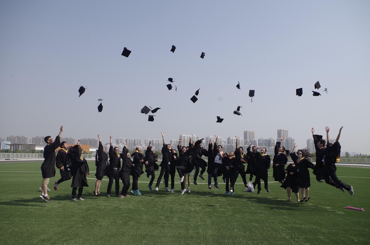 东莞中考成绩出炉，学子们的辛勤付出与收获时刻