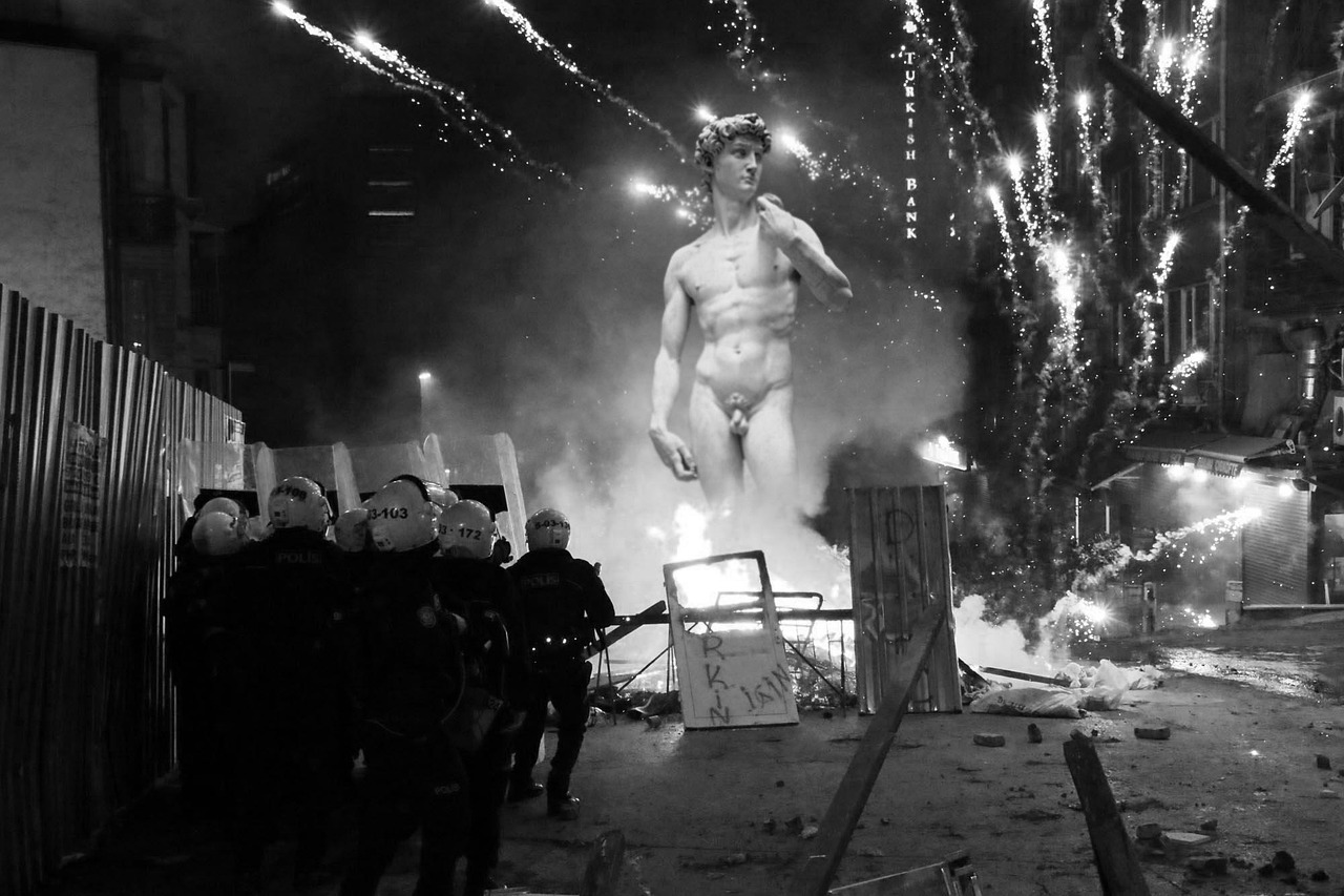 『重新定义摄影艺术之美，探索最新版写真』