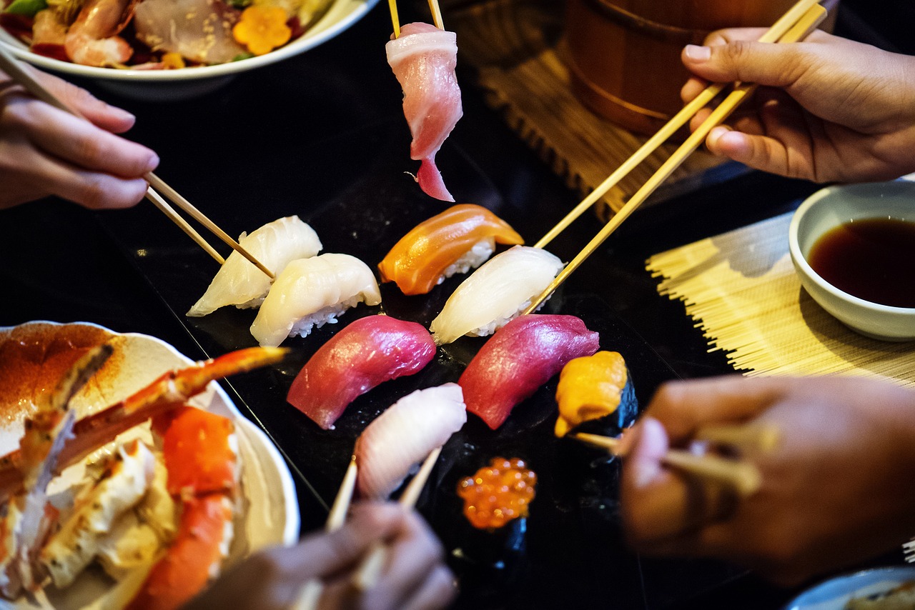四月海鲜盛宴，精选美食视频回顾，领略海鲜的魅力