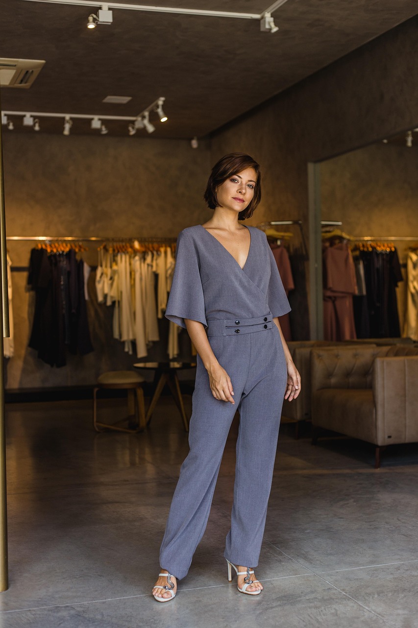 4月秋装新品发布，引领时尚潮流的秋季服饰展望