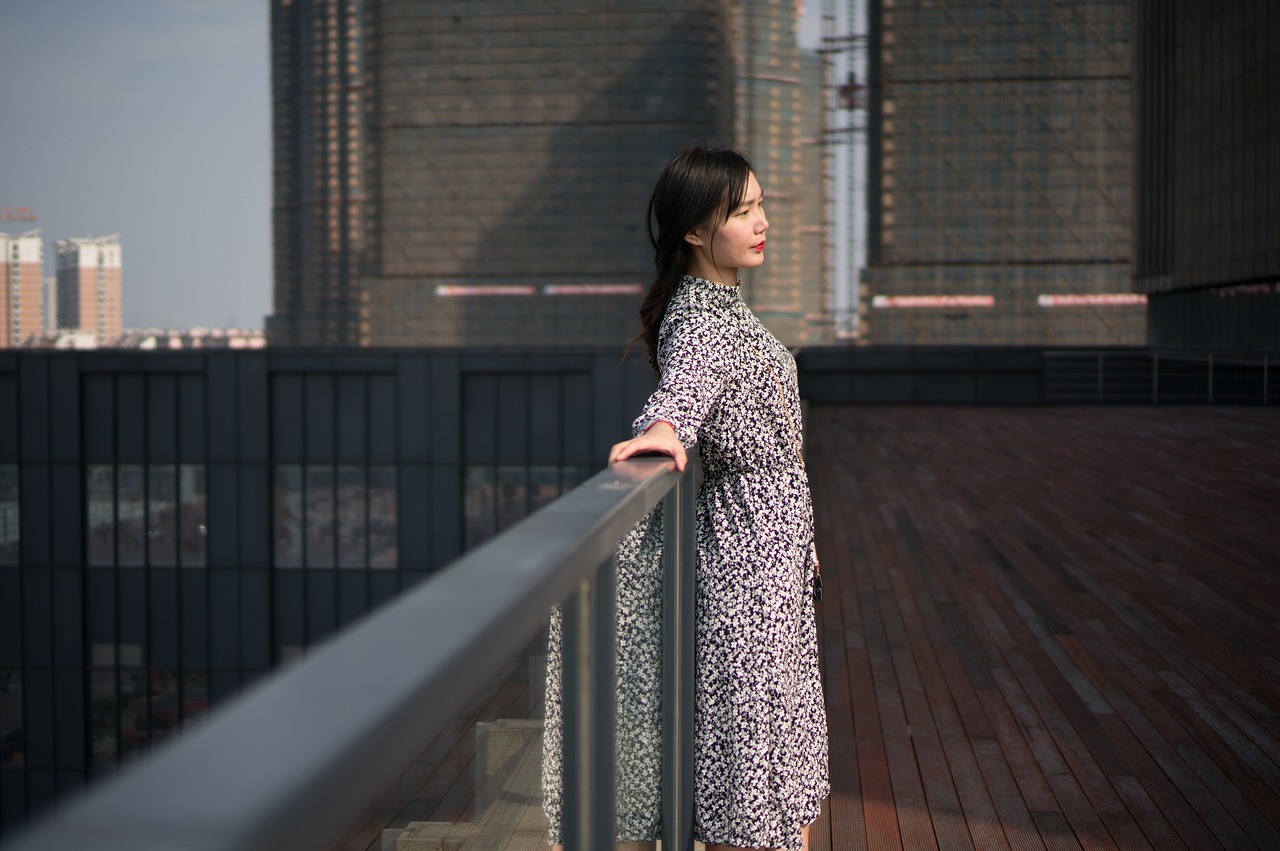 揭秘五月娱乐圈，女明星被调教的真相与背后故事